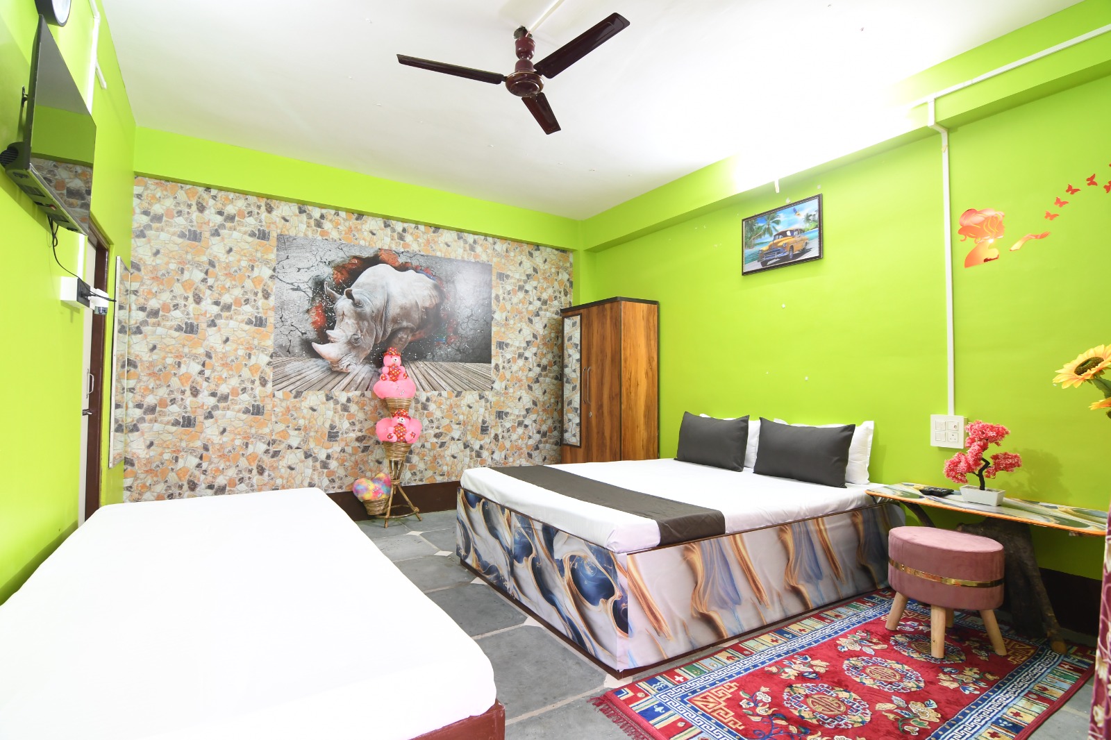 Double Deluxe Room image 3