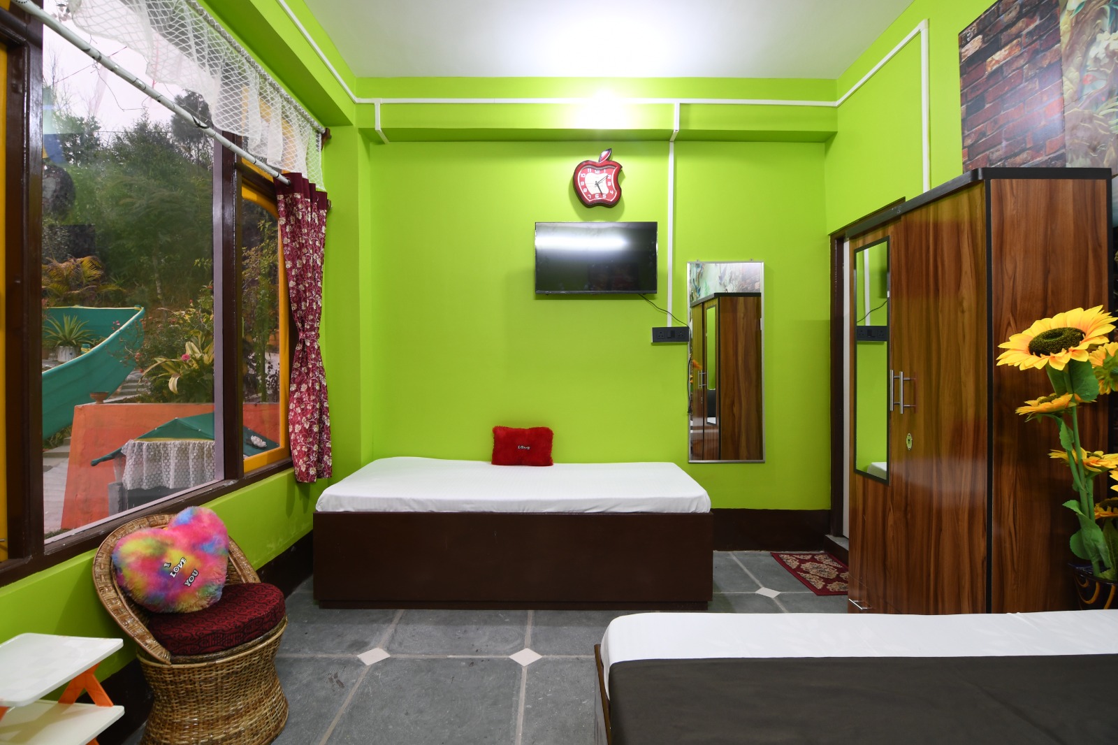 Double Deluxe Room image 7