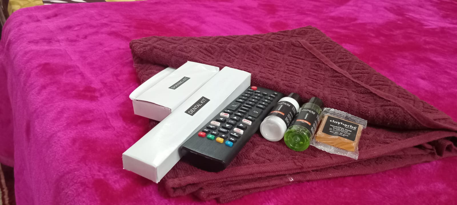 Double Deluxe Room image 9